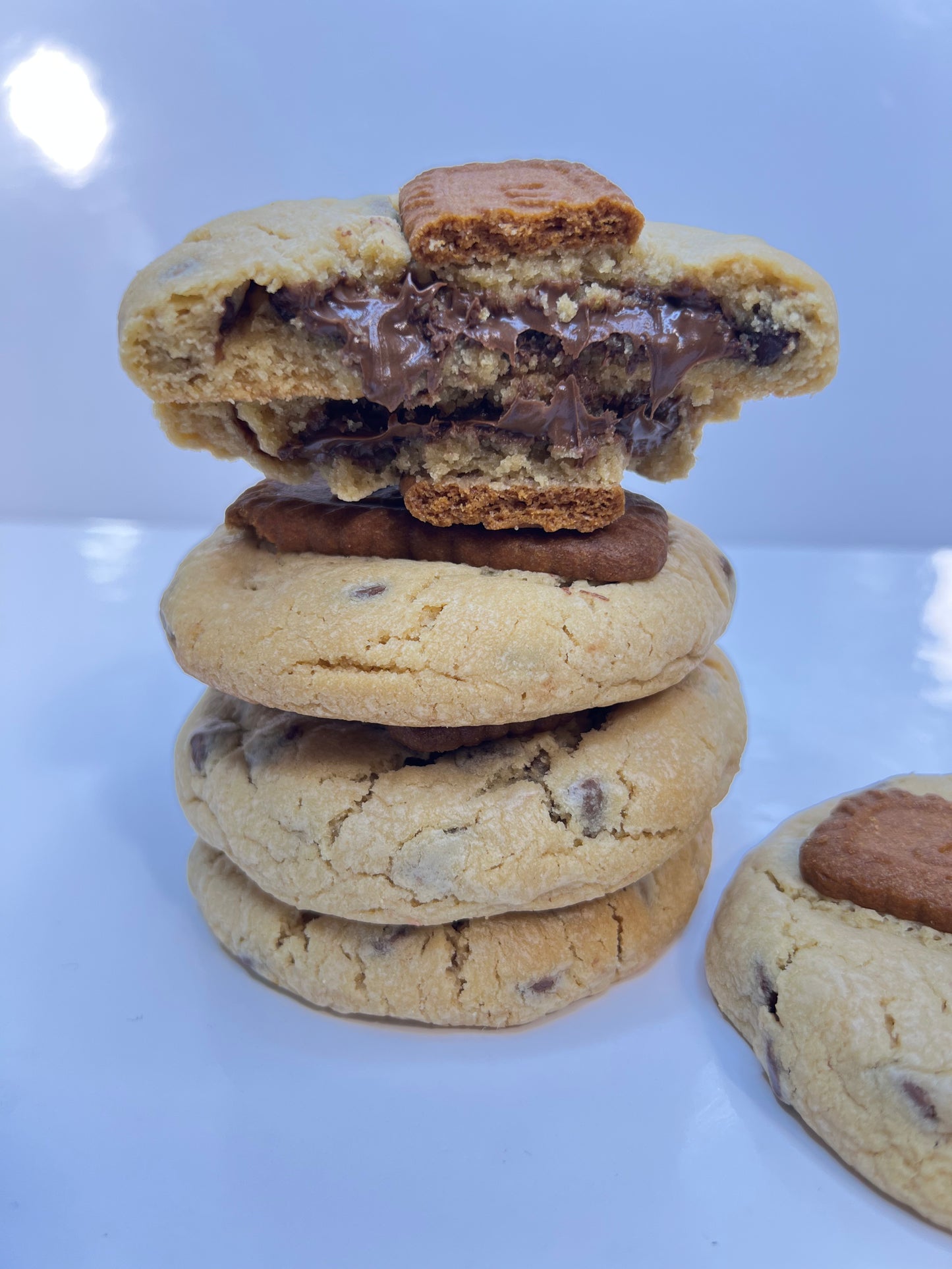 Nutella Stuffed Chunky Cookies